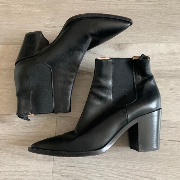 Gianvito Rossi Romney Point-Toe Chelsea Booties Size 39 - Black - Picture 1 of 5
